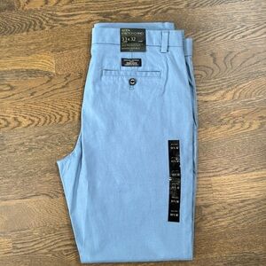 Banana Republic Aiden Chinos Flat-Front Cotton Blend slim fit